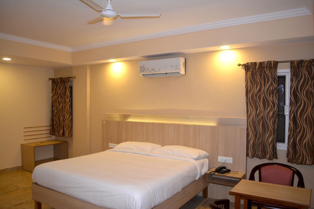 Hotel Royal Opera Bangalore Værelse billede