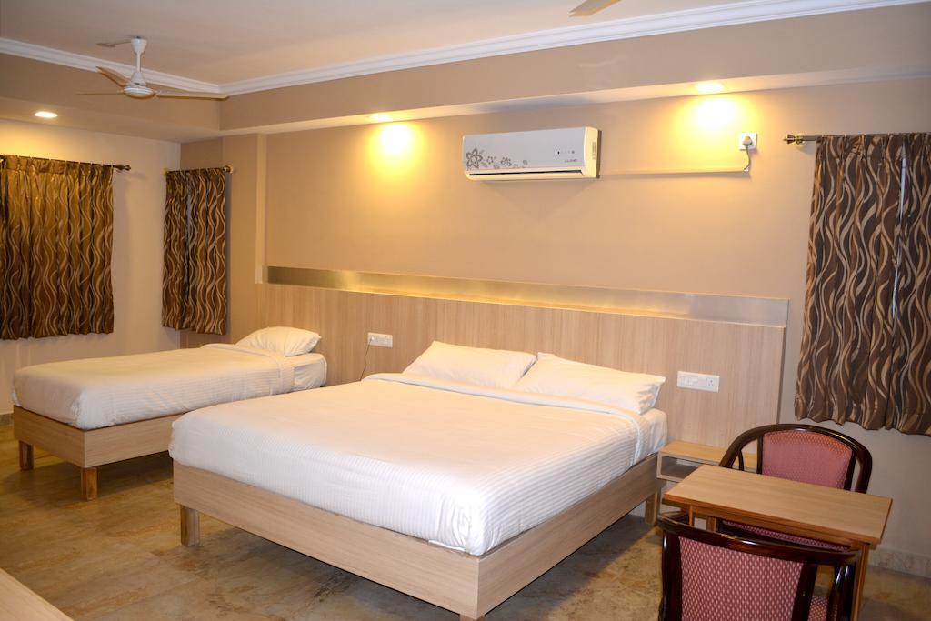 Hotel Royal Opera Bangalore Værelse billede