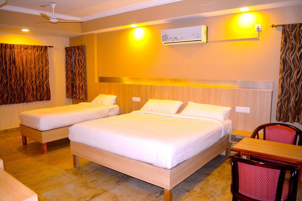 Hotel Royal Opera Bangalore Værelse billede